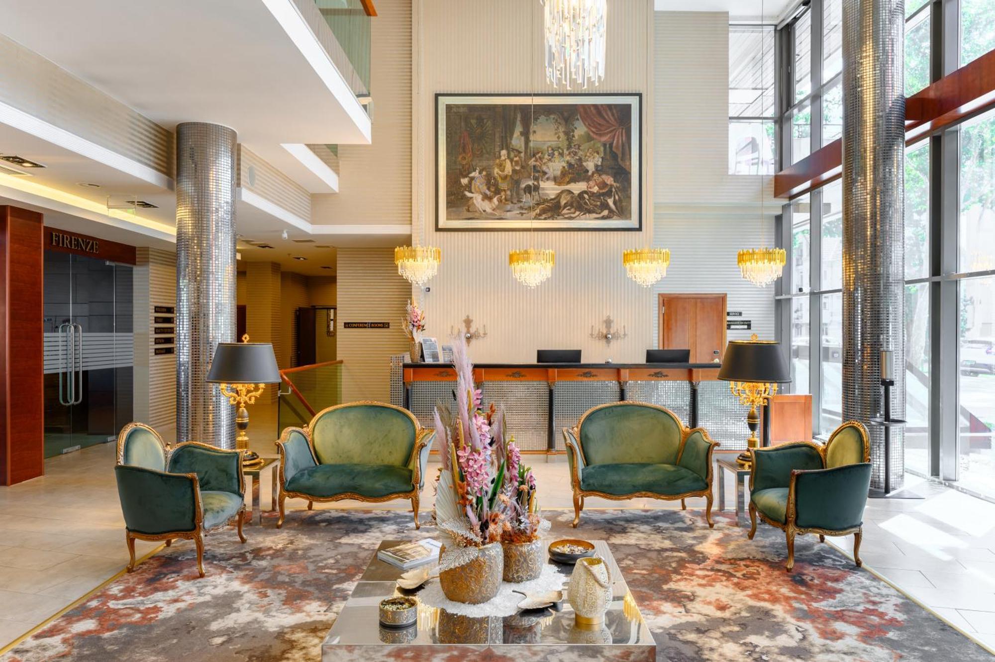 Hotel Divinus Debrecen Exterior foto The lobby of the hotel